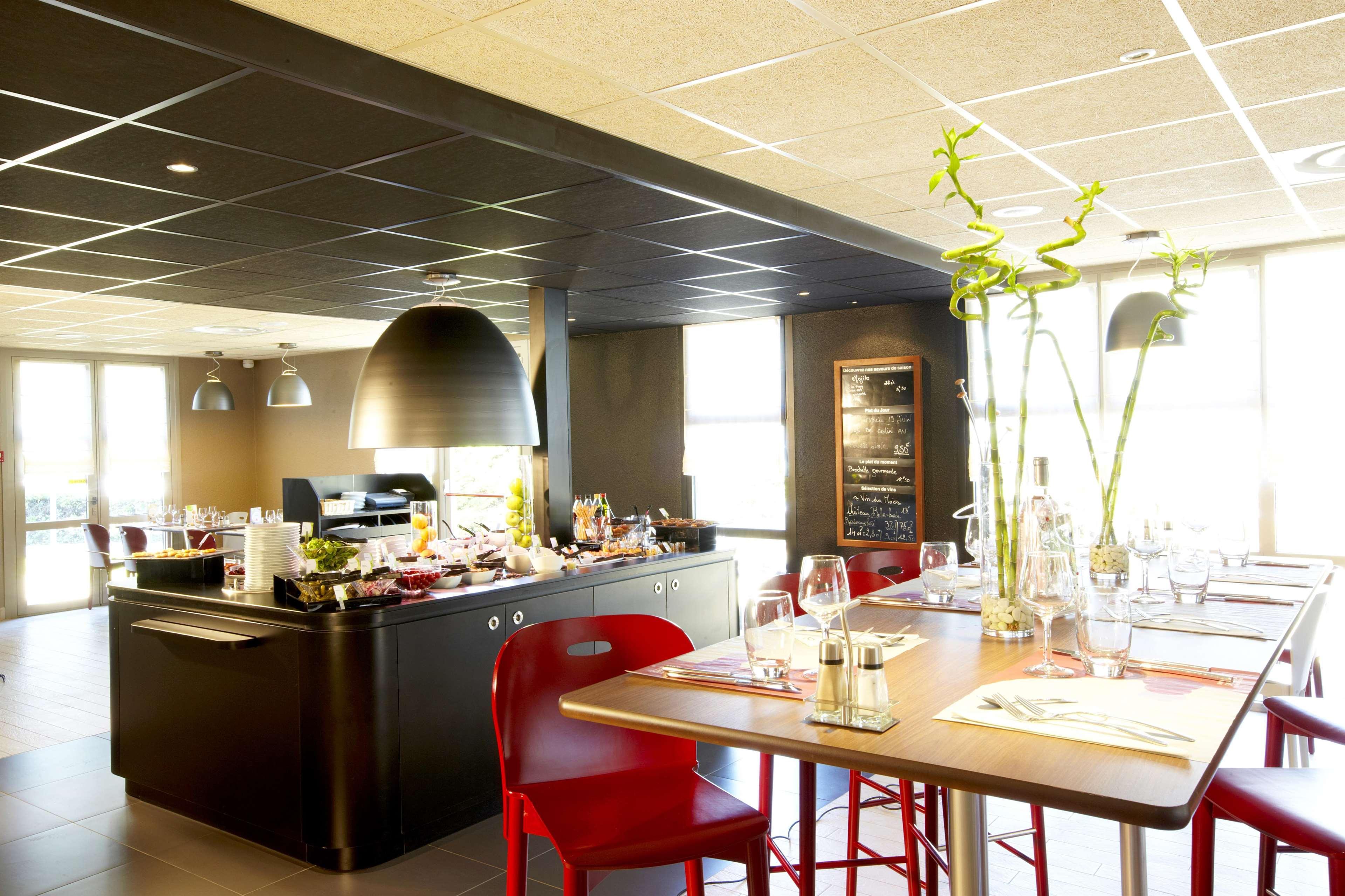 Campanile Est Le Millénaire Hotel 3*