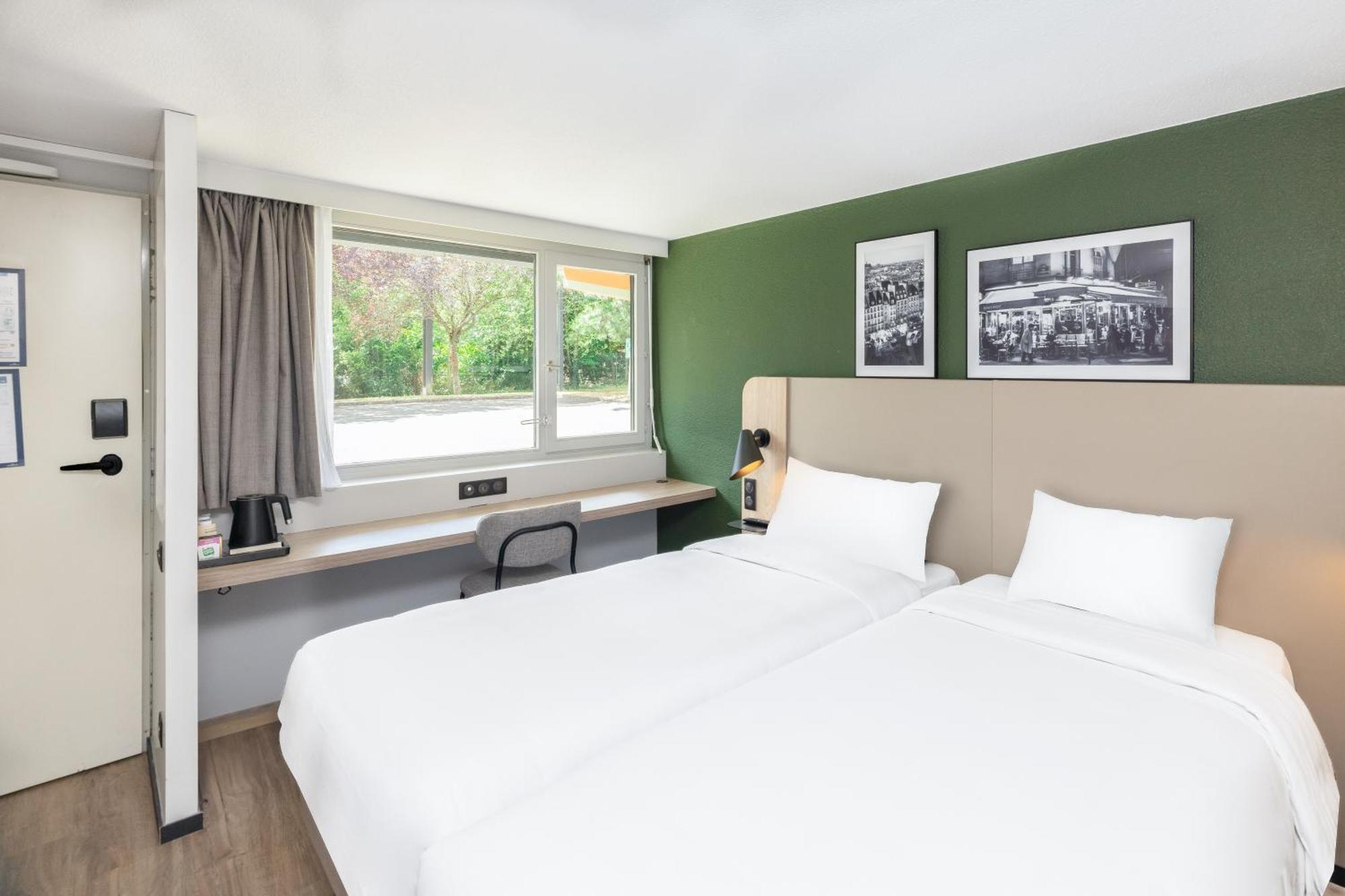 Hotel Campanile Est Le Millenaire